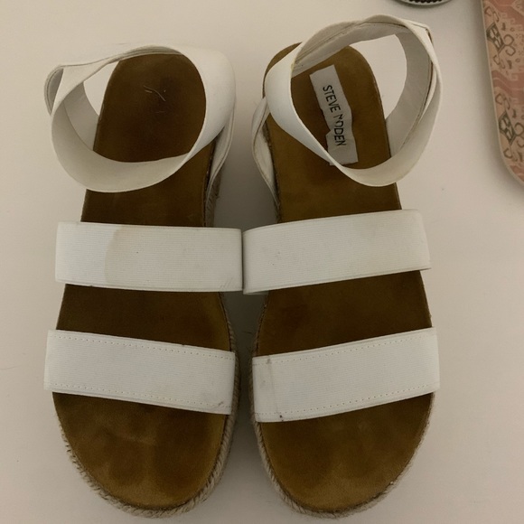 steve madden white sandals - Picture 1 of 3